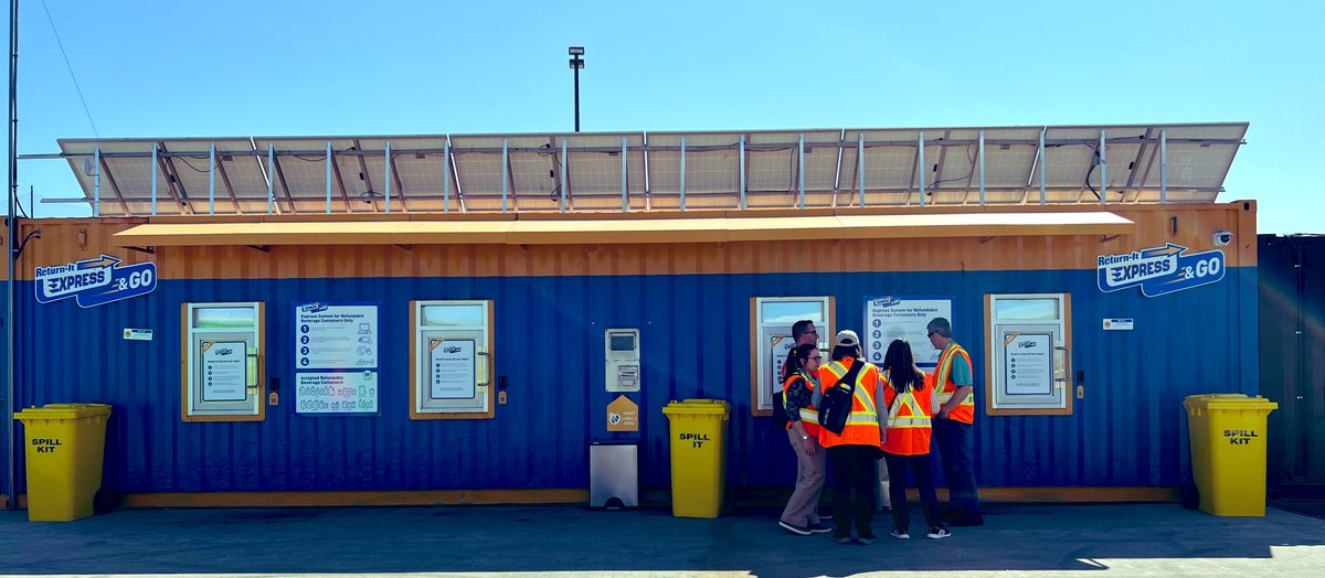 fionama's tweet image. Visited @MetroVancouver’s new United Boulevard Recycling and Waste Centre in @cityofcoquitlam which opened in March 2022. It is the cleanest facility we have ever toured! 💕the easy-to-use refundable beverage container depot. #CFEE