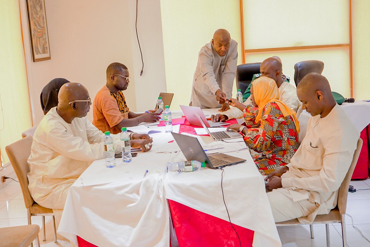 asergmv's tweet photo. Le directeur général M. Oumar A. BA a présidé ce matin l’atelier de de partage et de validation du PTBA du Projet « Adaptation basée sur les Ecosystèmes » (AbE) piloté par l’ASERGMV et financé par le @PNUDSenegal et l’@UICN_Senegal.
#asergmv #unpd #uicn #AbE #Senegal #kebetu https://t.co/VleNzyV7eK