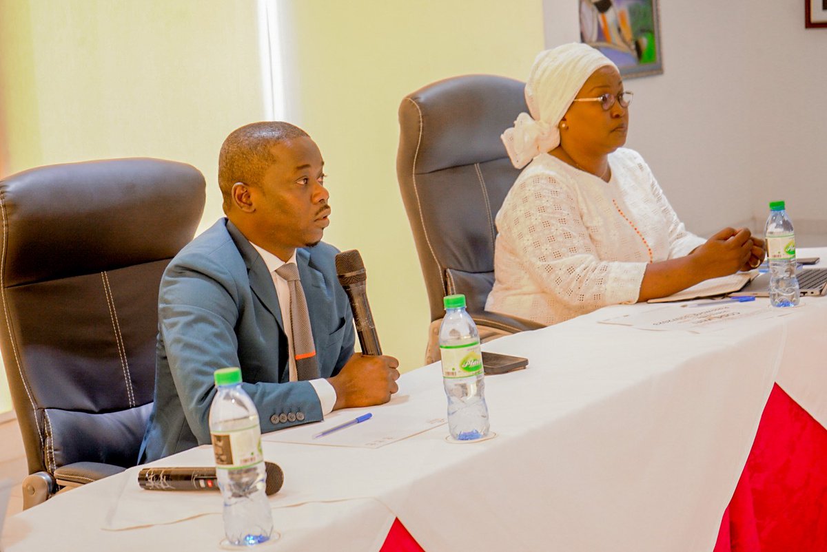 asergmv's tweet photo. Le directeur général M. Oumar A. BA a présidé ce matin l’atelier de de partage et de validation du PTBA du Projet « Adaptation basée sur les Ecosystèmes » (AbE) piloté par l’ASERGMV et financé par le @PNUDSenegal et l’@UICN_Senegal.
#asergmv #unpd #uicn #AbE #Senegal #kebetu https://t.co/VleNzyV7eK