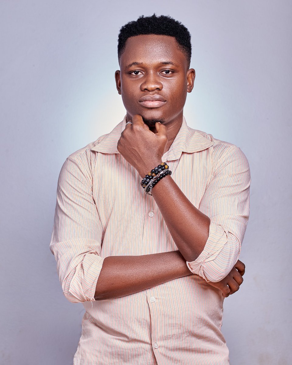 Hermann Dake  graphiste 360, motion designer et responsable administratif à Light creative, a fait preuve de dynamisme au sein de l’agence au cours de ce mois. Light Innovation te félicite pour ces performances.

Bravo à notre super collaborateur pour sa passion au travail 👏