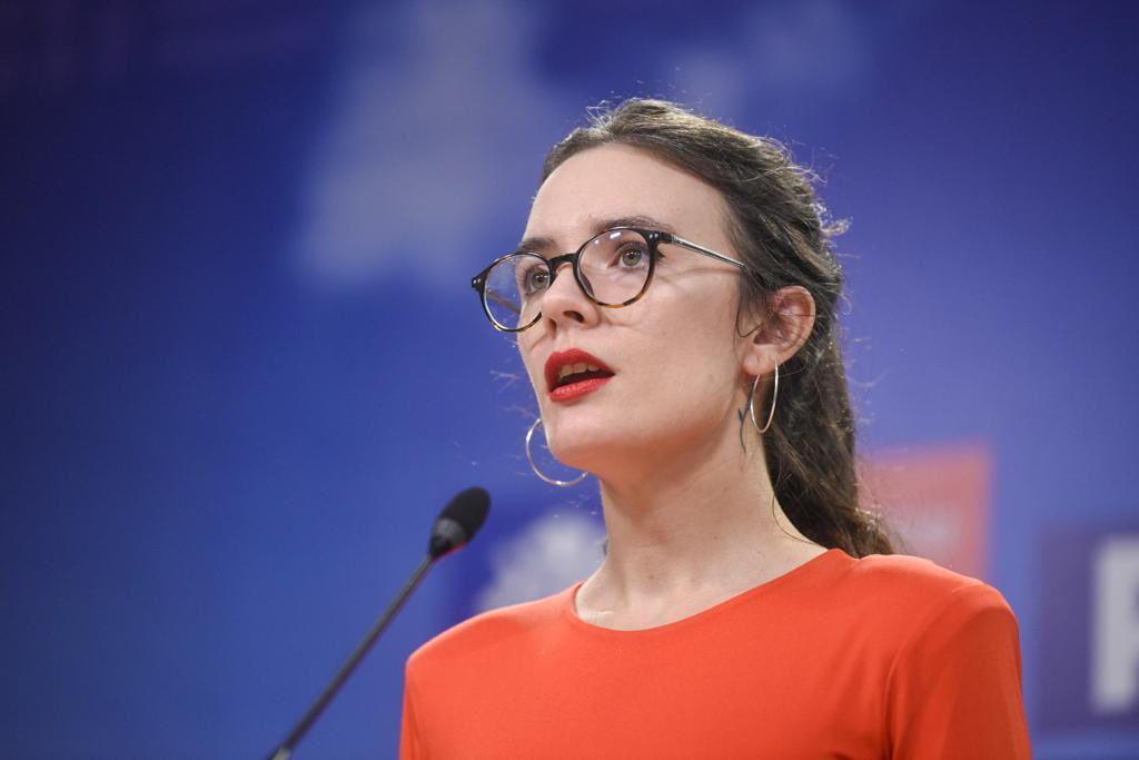El derecho de las mujeres a decidir es algo que como Gobierno vamos a defender a toda costa.

Las chilenas y chilenos han reconocido la autonomía, la libertad de decisión y derecho de las mujeres a decidir sobre su propio cuerpo. Se dio un largo debate país sobre el aborto en 3
