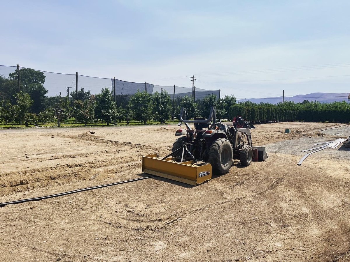 not pretty YET. Turning this weedy, rocky area into a new side yard with irrigation system and Hydroseed. Then spruce up the driveway with a new layer of gravel.  👍🏽