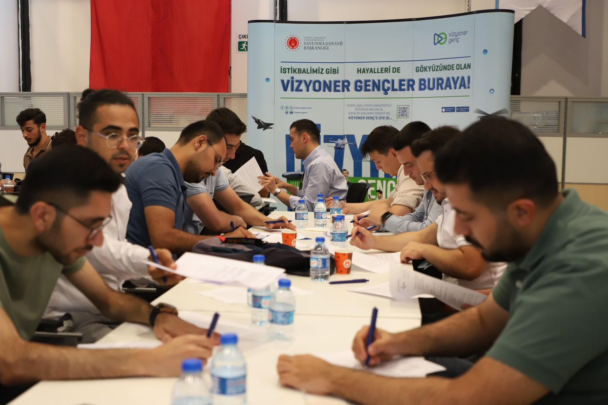 TurkiyeIsKurumu's tweet photo. Kurumumuz ile Savunma Sanayii Başkanlığı iş birliğinde yürütülen ve savunma sanayiinde nitelikli iş gücü yetiştirmeyi hedefleyen Kalfa Programı ilk dönem kursları bugün başladı.
#KALFAProgramı #KALFA #SavunmaSanayii #İstihdam #Kariyer #VizyonerGenç https://t.co/Y3S0CfPaHi