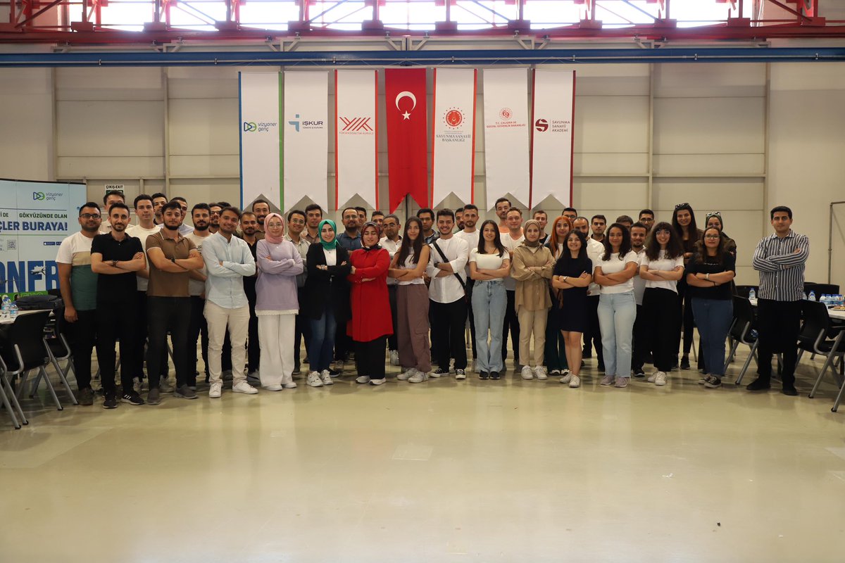 TurkiyeIsKurumu's tweet photo. Kurumumuz ile Savunma Sanayii Başkanlığı iş birliğinde yürütülen ve savunma sanayiinde nitelikli iş gücü yetiştirmeyi hedefleyen Kalfa Programı ilk dönem kursları bugün başladı.
#KALFAProgramı #KALFA #SavunmaSanayii #İstihdam #Kariyer #VizyonerGenç https://t.co/Y3S0CfPaHi