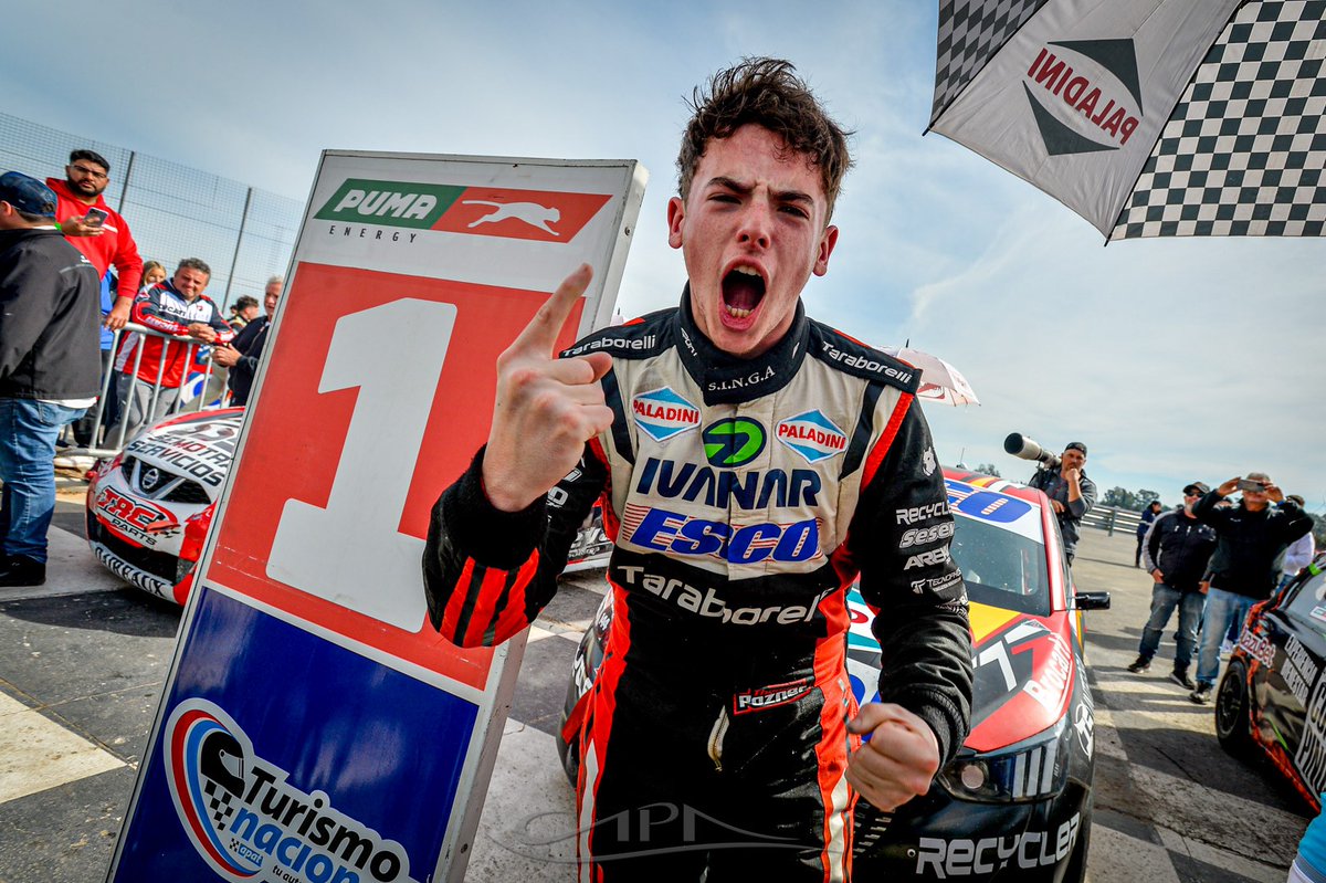 pozner_thomas's tweet photo. GANAMOS
Logramos una victoria importantísima tanto para mi como para el equipo.
Únicamente palabras de agradecimiento a todo el @saturniracing con Iván saturni a la cabeza, a mis mecánicos, boy y Rubén, a mis ingenieros @san_parco @javierhmoreiro , mi motorista Esteban Pou https://t.co/OLyzHGncEc