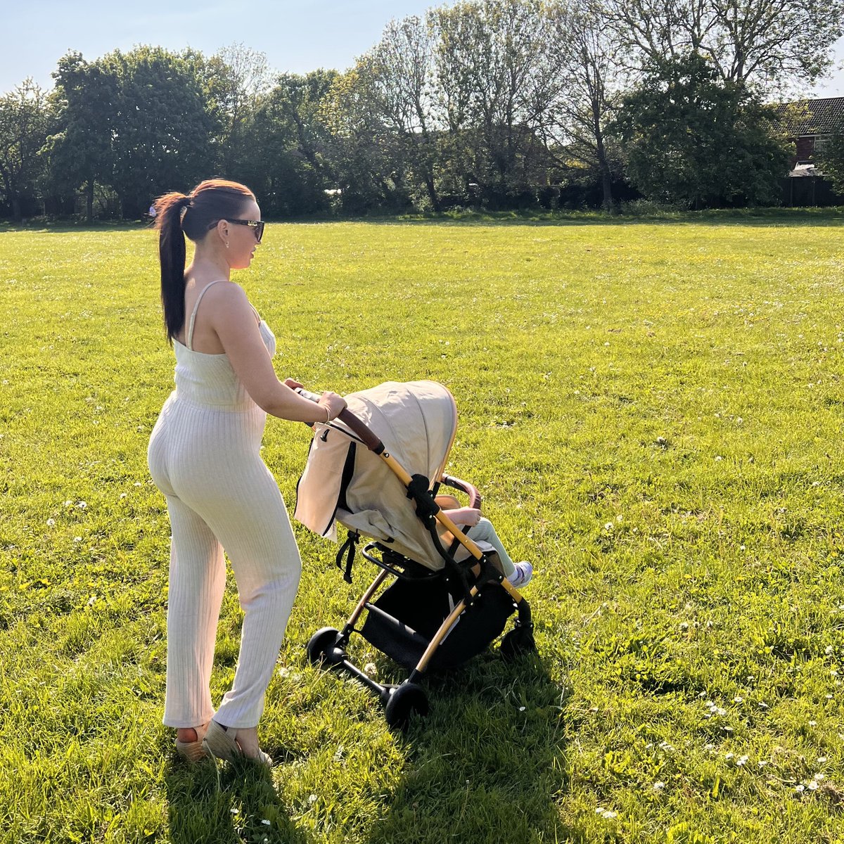 LejouxStroller's tweet photo. Welcome to the world of effortless mommyhood! 👸

You deserve a stroller that fits in seamlessly with your lifestyle and makes life on-the-go easier. Whether you're out running errands or hitting the park, we’ve got you covered. 🤍 https://t.co/0gxNupa9v9