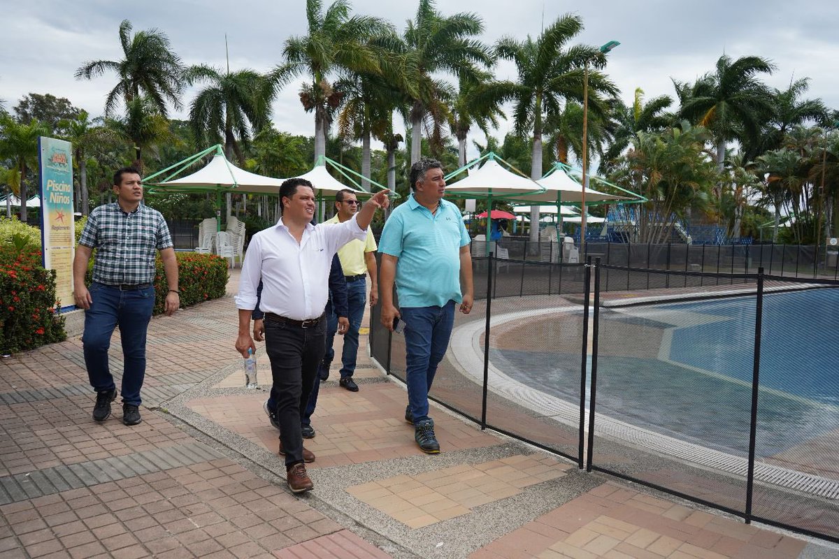 comfamiliarh's tweet photo. Iniciaron las obras de mejoramiento de las infraestructuras de #PlayaJuncal,
#ClubLosLagos y #ComfaLagos con las que se busca brindar espacios modernos y acogedores para el disfrute de la población afiliada.
Las obras tendrán una #inversión superior a los 2 mil millones de pesos. https://t.co/MqtThn1VTC
