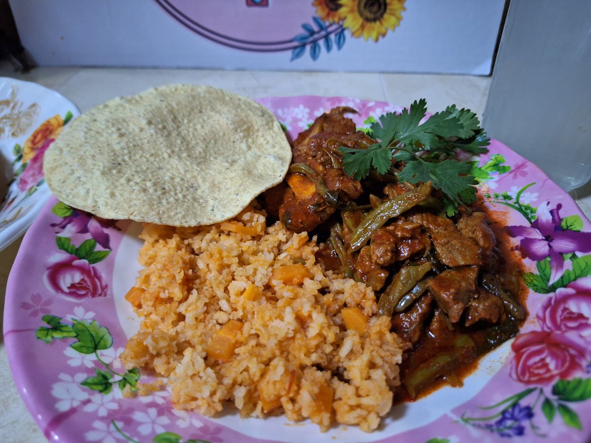 RecetasCNora's tweet photo. Hola buenas tardes,les comparto video en mi página de facebook
Chuleton de res con nopales y chile rojo 

Video:
https://t.co/KngHvCPZHu 

#recetascaserasnora #recetas #followme #guiso #carne #MTY #NuevoLeon #carneasada #Cena #cocina #fyp #Parati #hola #Facebook https://t.co/XlKLxnvj3T