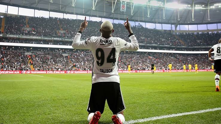 Taraftarın kenetlenmesi,olumsuz havanın dağılması en önemlisi psikolojimizin düzelmesi için gelsin artık Talisca 🦅🏁

Taraftarla barış imzalamak istiyorsanız bize Talisca'yı getirin !!🔥🔥🔥🦅

@AhmetNCebi 
<a href="/kocadagemre/">Emre Kocadag</a> 
<a href="/SerhanCetinsaya/">Serhan Çetinsaya</a> 

#ComeToBeşiktaşTalisca
