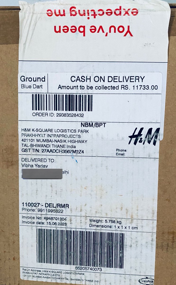 wanderwoman77's tweet photo. @hmindia shipped package worth ₹8521 but printed wrong label with ₹11733. I was forced to accept by customer care assuring I would be refunded ₹3212. But only received 979.Can nobody @hm  do basic math that ₹11733-₹8521=₹3212 and not 979?refund  ₹2233 more. #cheating https://t.co/9iQanMgFjM