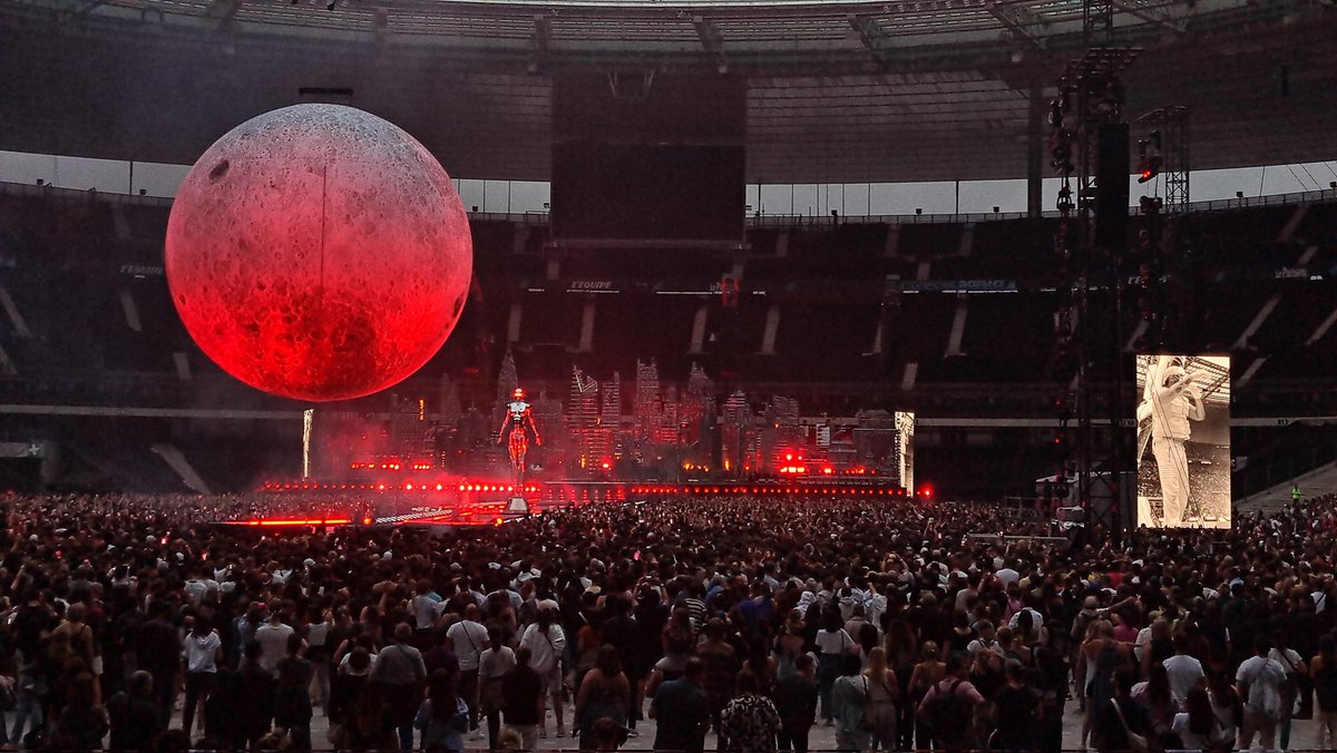 The weeknd c'était vraiment trop une dinguerie j'ai pas les mots