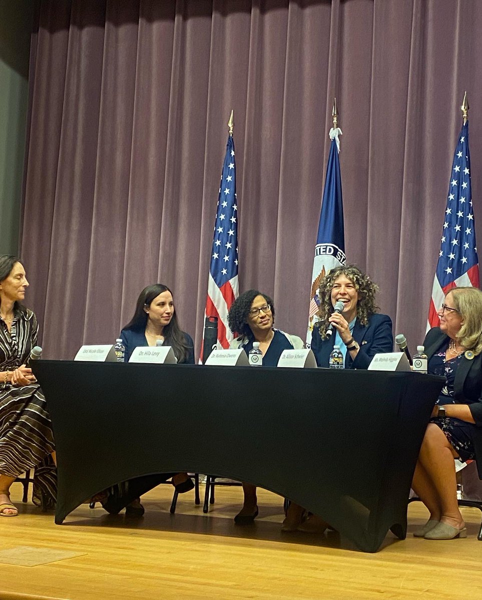 NisreenDb's tweet photo. I am honored to be supporting the @LegacyIntl  by coordinating the @TechGirls program.
This year I had the pleasure to speak at the "Women's Wisdom Panel" and share experiences with leaders from the United States and girls from the MENA, Asia, and Europe regions
#womeninsteam https://t.co/dnjuqNd2sl