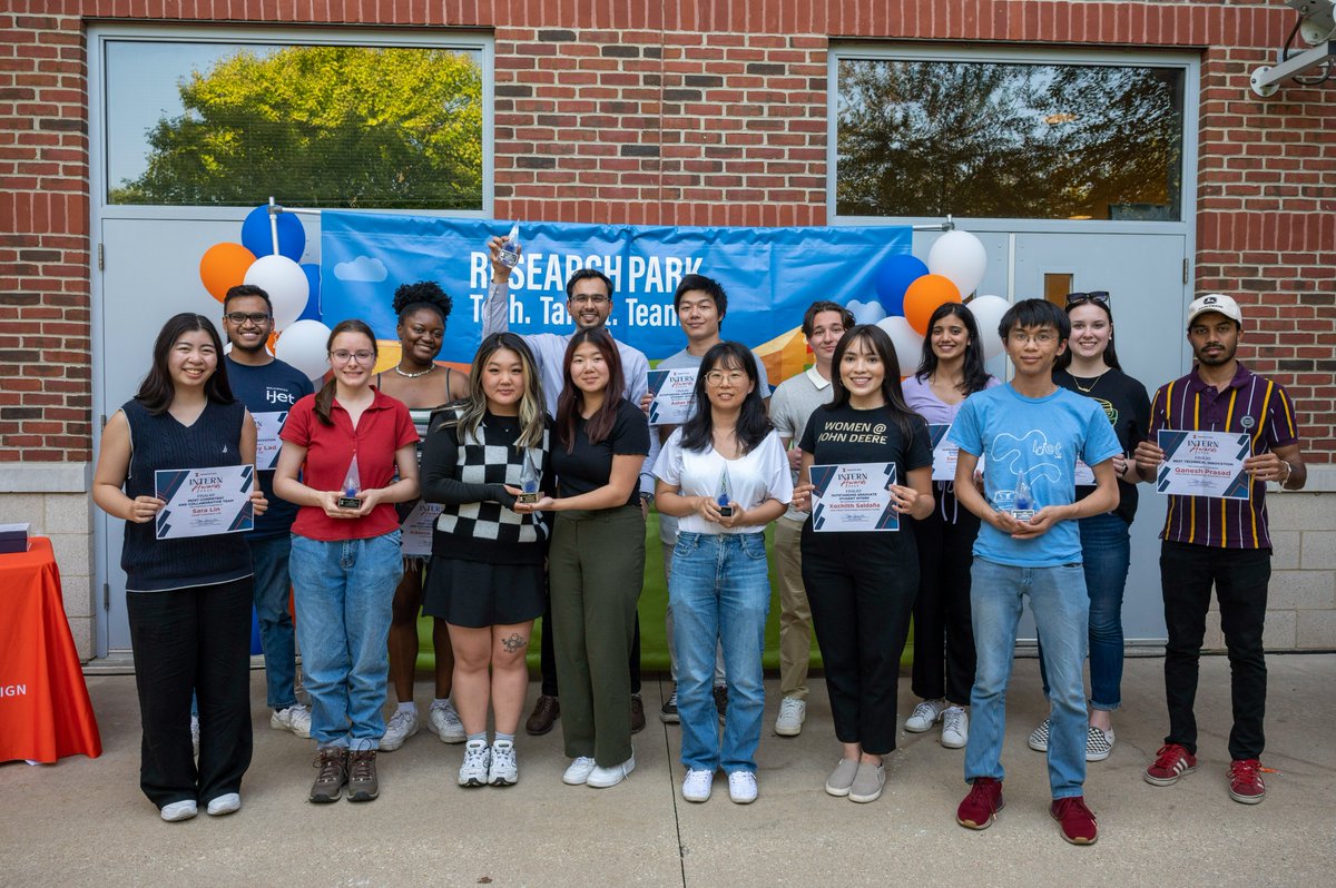 UIResearchPark's tweet photo. Thanks for joining us for a great July in the Research Park: from Fire @ Five to Mac &amp; Cheese Day, the Intern Awards to the Hackathon, we had a great month. #UIRP #ILLINI https://t.co/5HaLdsEhnJ