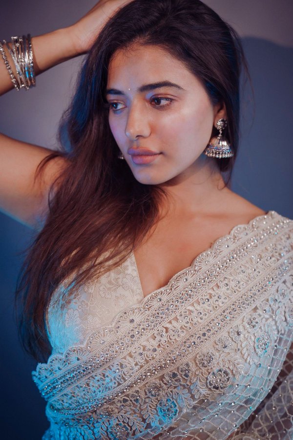 F2YpjkybMAAWykm?format=jpg&name=900x900