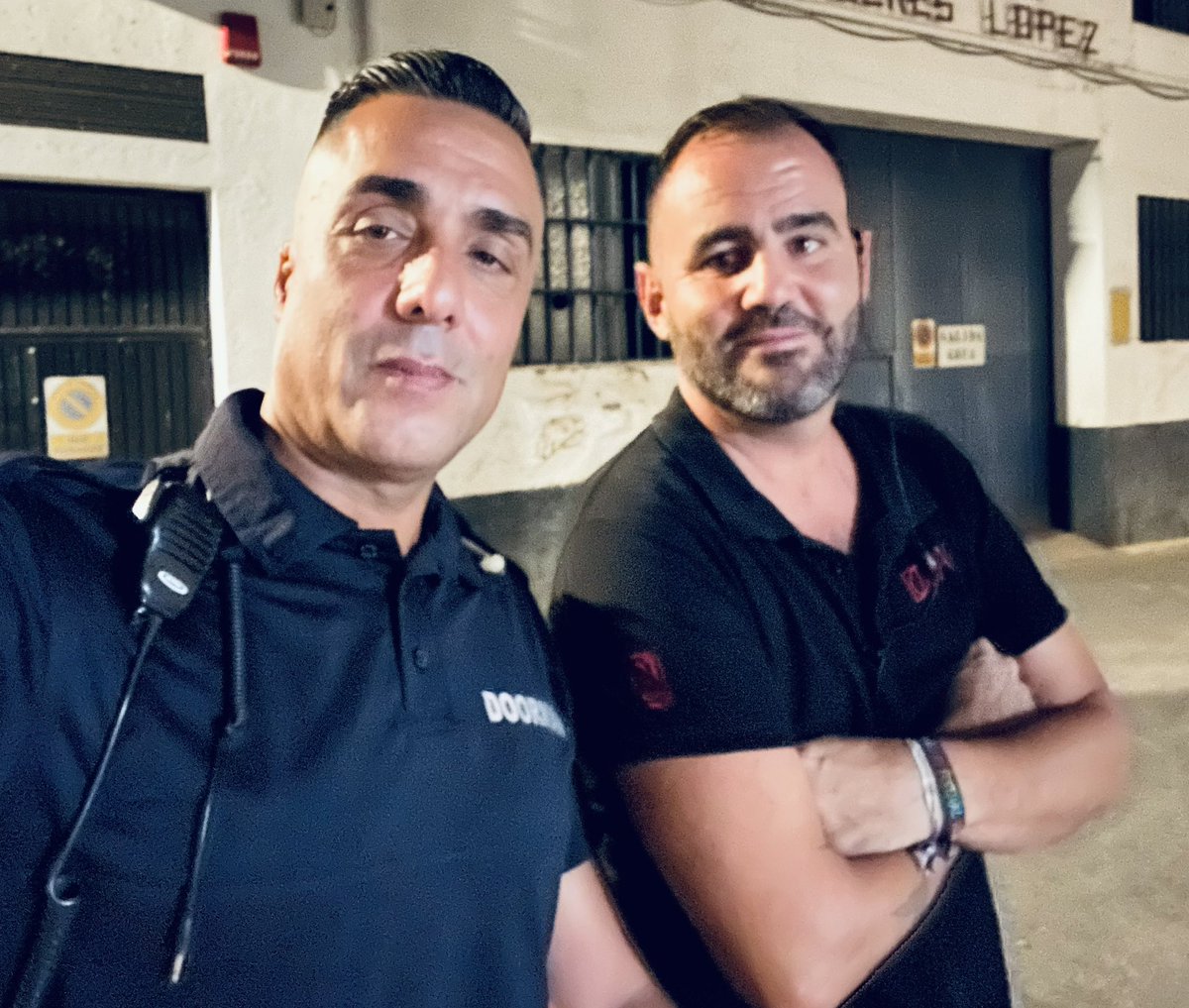 Lledo1976's tweet photo. Otra noche más con el mejor compi a mi lado …. https://t.co/yyQs28faAR