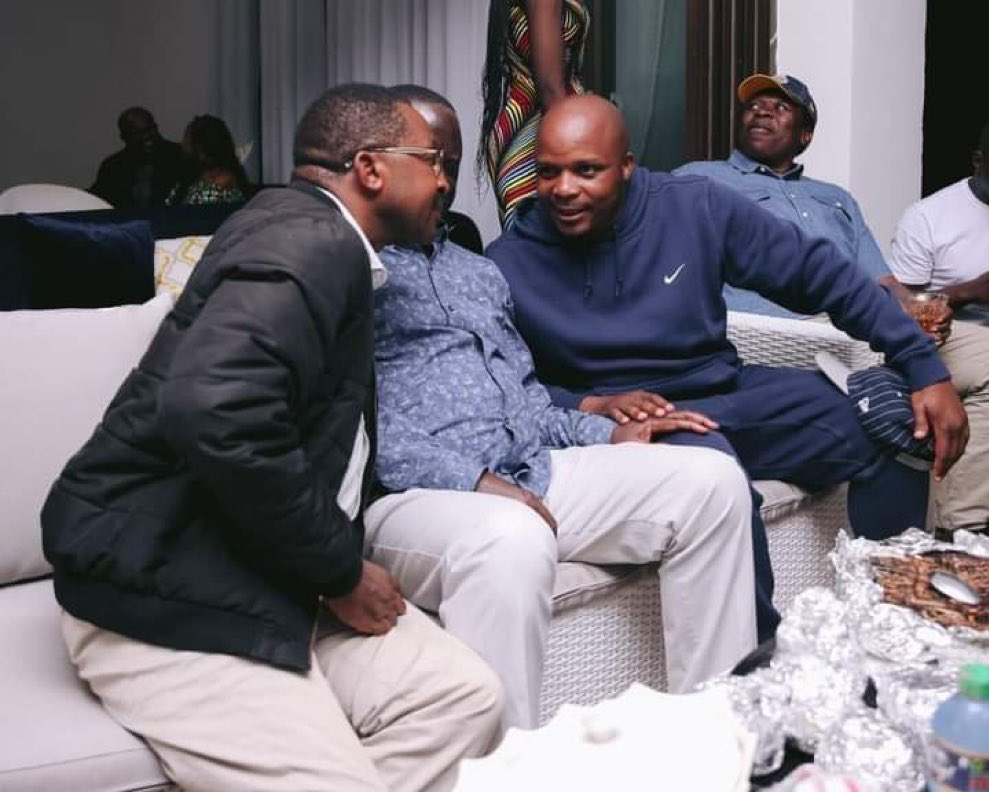Ramaphosa and Obasanjo consulting with Baba on the next move ... How Small baba has been reduced to...