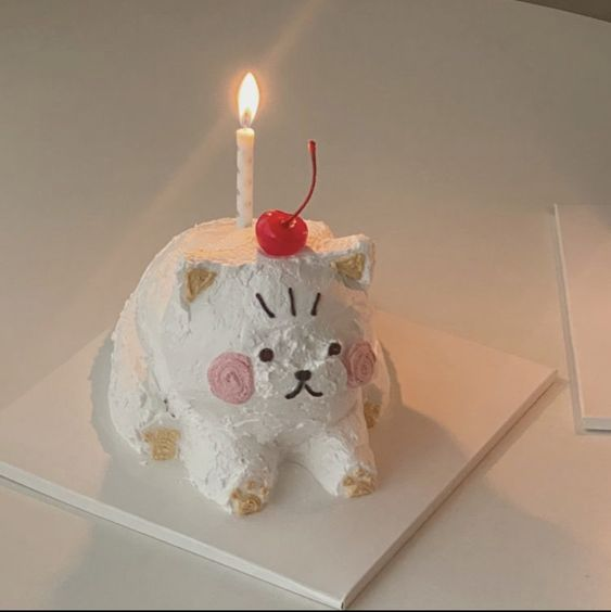 daily_dolce's tweet photo. Cat cake https://t.co/IrXmwdMNoC