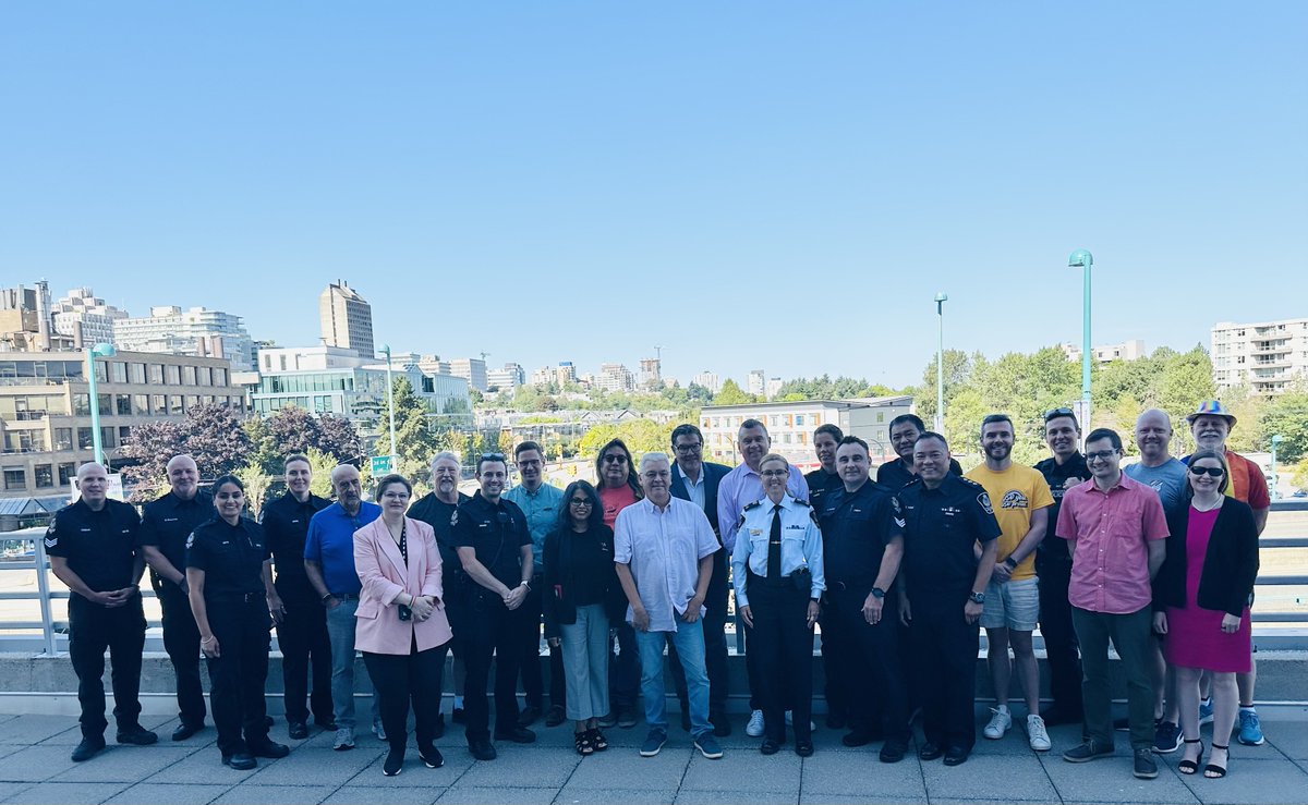 Happy #pride Vancouver! 🌈Today we raised the Progress Pride Flag @VancouverPD HQ to celebrate #PrideWeek. Thank you to our community members who help us celebrate this event.