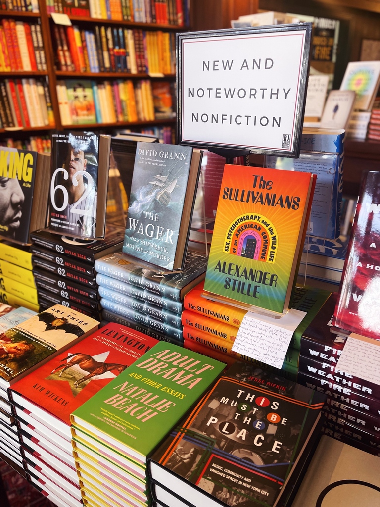 RJ Julia Booksellers tweet media