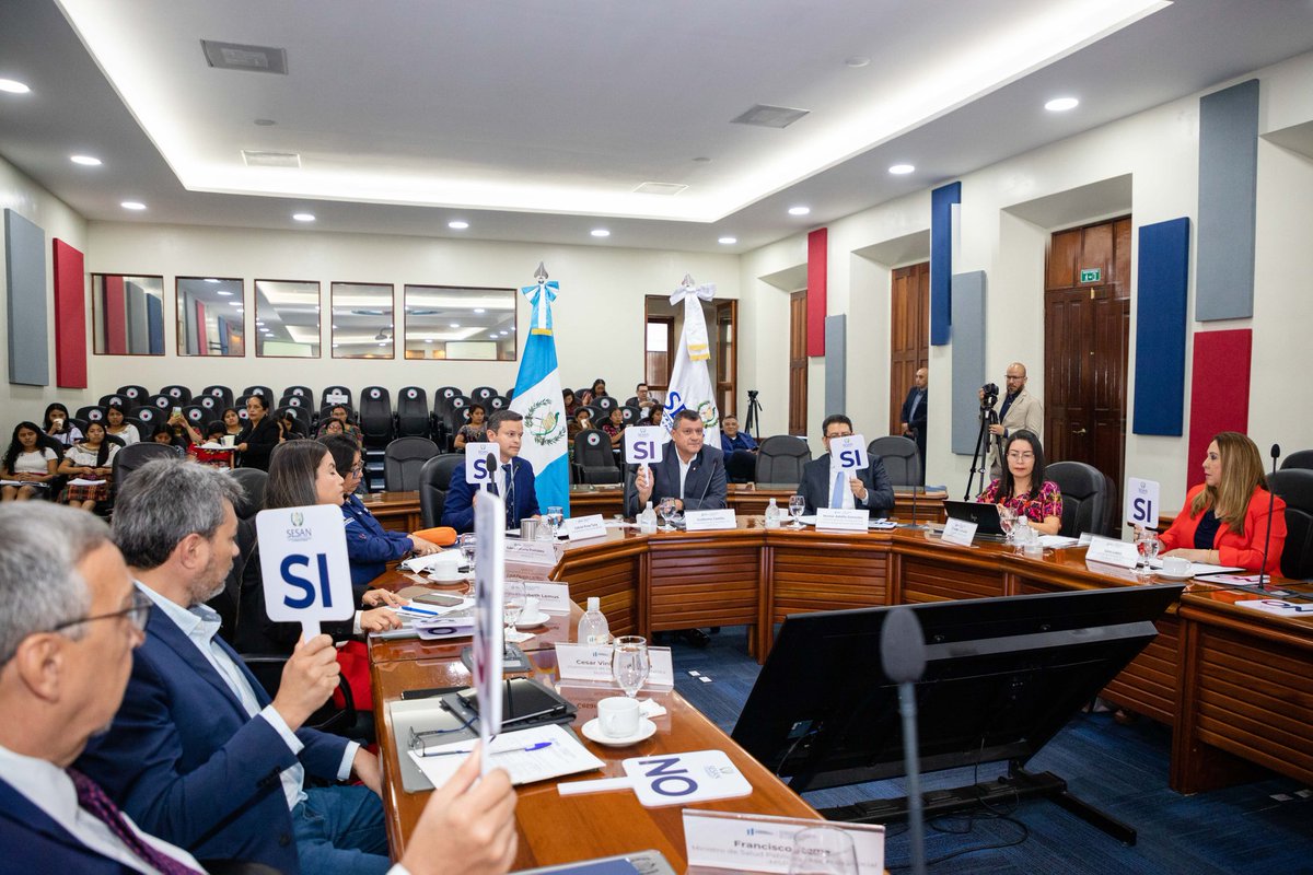 ViceGuatemala's tweet photo. El Consejo aprobó el Anteproyecto del #Poasan 2024, que permite identificar y monitorear las acciones de 17 instituciones que trabajan por la seguridad alimentaria y nutricional de Guatemala. https://t.co/htef7LygJB