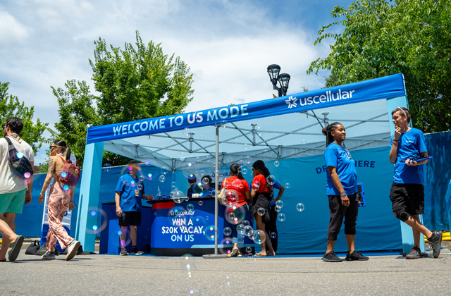 SocialStacey10's tweet photo. UScellular is encouraging genuine connections by bringing our US Mode experience to local events this summer! Enter for a chance to win a $20k vacay and virtually transport there through our AR photo experience. Click to see where you can come... #usccemp https://t.co/9gLcfo1lvK https://t.co/ox4X0d2Ol5