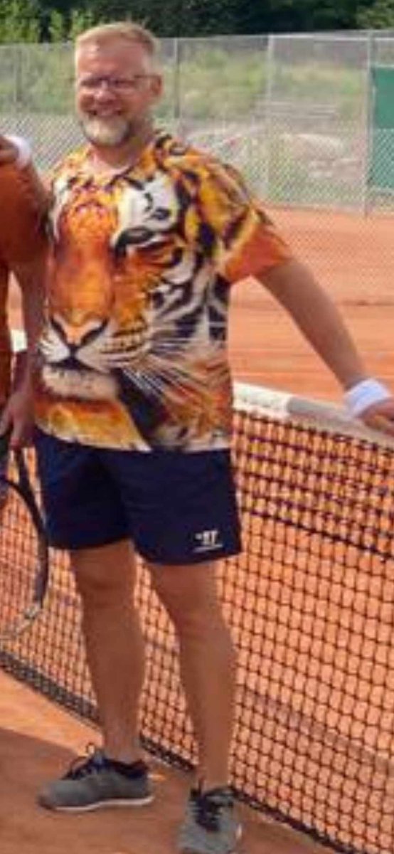 intemikkomanner's tweet photo. Man kan ta Mikko från Prunäs Tigers men man kan intä ta tikern ur Mikko. https://t.co/tRuuhp1Hiv