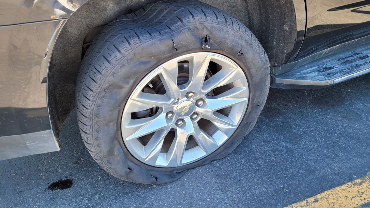 log0's tweet image. Horrible @Avis rental experience. Flat tire due to poor maintenance. Even roadside assistance folks were shocked we did not crash. Yet, @Avis try to charge ME for their fault. Fixed things myself. Will not use @Avis again. Will ask friends to cancel their reservations.