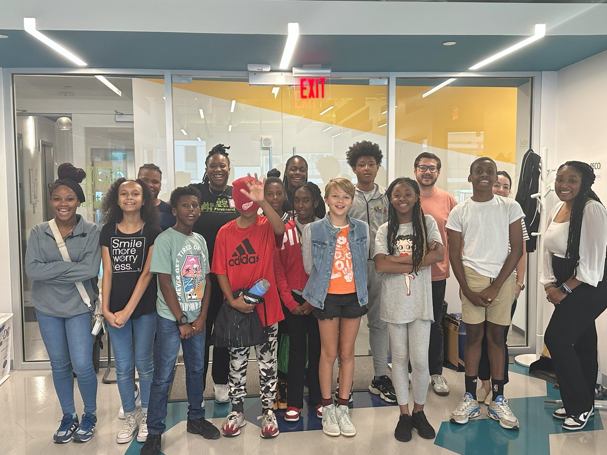 Just in time for #nationalsummerlearningday, we hosted a week-long STEM in the Real World curriculum for middle and high school students across Philadelphia! 5 Days of real-world applications and challenges featuring a Soft Robotics activity led by the @NSWC_Philly.