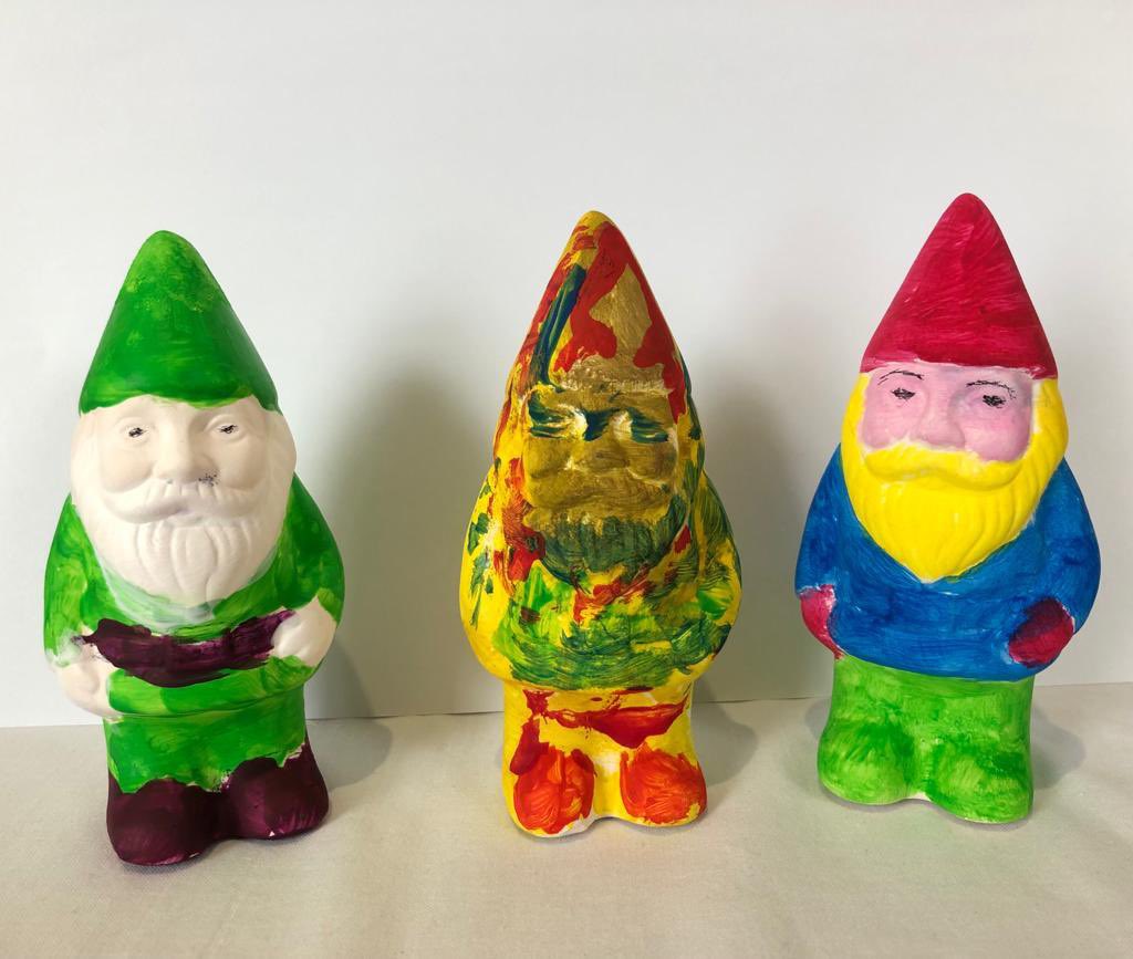 Last week our patients on <a href="/Ward29L/">ward29_LRI💚</a> got crafty with hand painting in the day room 🎨🖌️They also enjoyed drinks 🍹  music 🎶 and socialising ☺️ Thank you to Vicky for organising 💝  <a href="/ActivitiesUhl/">Meaningful Activities UHL</a> <a href="/AdmiralNurseUhl/">UHL Admiral Nurse Service</a>