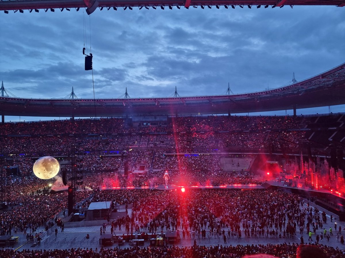 krmkenmm's tweet photo. Magique ce concert 🥰 https://t.co/GUFdskLT3Q