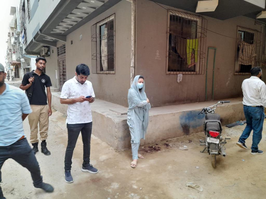 DCKhiCentral's tweet photo. Action against illegal construction in progress! Assistant Commissioner Gulberg and SBCA join forces to combat violations. Premises sealed, pending legal action. #IllegalConstruction #Compliance #GulbergSBCA https://t.co/6XSM7u4MkG