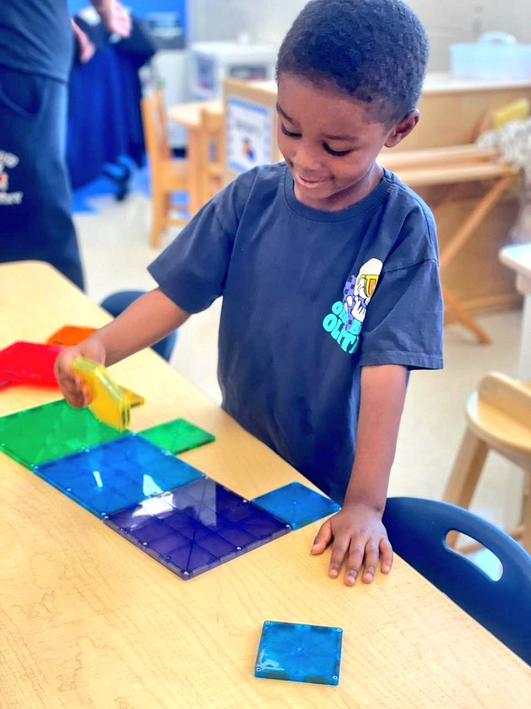 apsBAMOAcademy's tweet photo. #BAMOEagles family our parents joined in on the fun during #OpenHouse23 kiddos are ready to take flight! @apsupdate @Robinviews @AP_Holloman https://t.co/60DitkDgOD