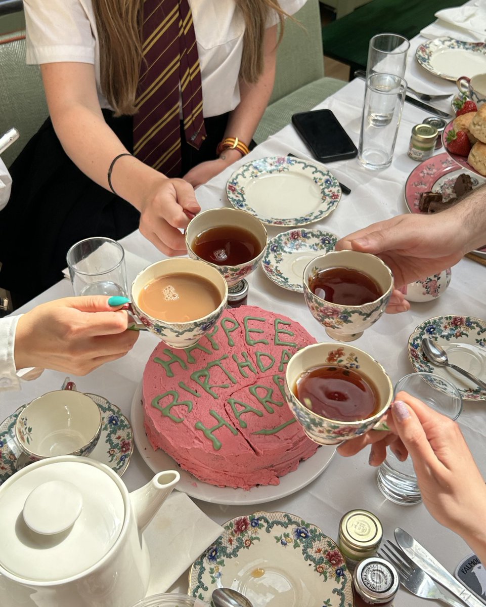 harrypotter's tweet photo. A truly enchanting afternoon 🫖 In honour of Harry's birthday, @BloomsburyBooks hosted a tea party for Wizarding World creators to gather, celebrate, and experience the magic of The Harry Potter Wizarding Almanac! https://t.co/R28Zy5ELQs