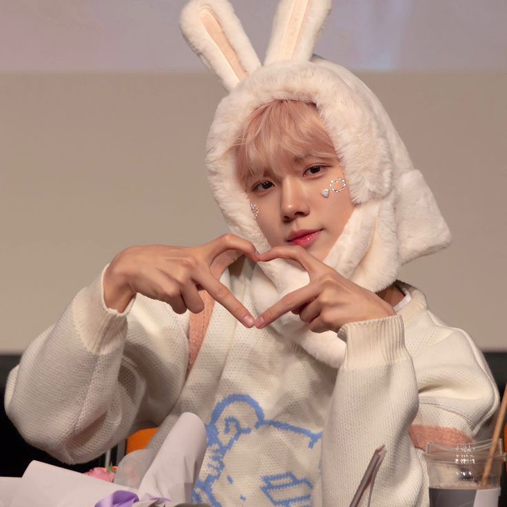 ㅤㅤㅤᅟ𝗉𝗈𝖾𝗆𝗌⠀⠀&amp;⠀⠀𝐚𝐫𝐭⠀⠀𝖿𝗎𝗅𝗅