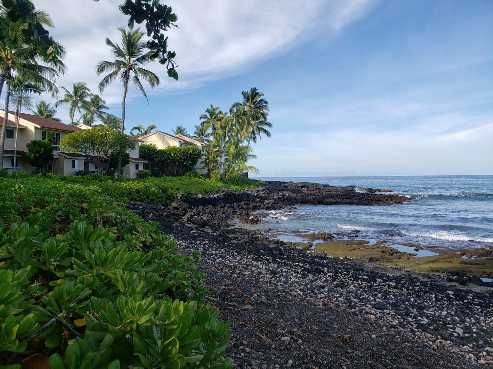 SD_SuperStarr's tweet photo. Aloha @DSmithShow!!   Breakfast with the crew, listening on the @iHeartRadio app.  Listening for @MartyCaswell tips to driving between the islands! https://t.co/OpDvXJxlkv