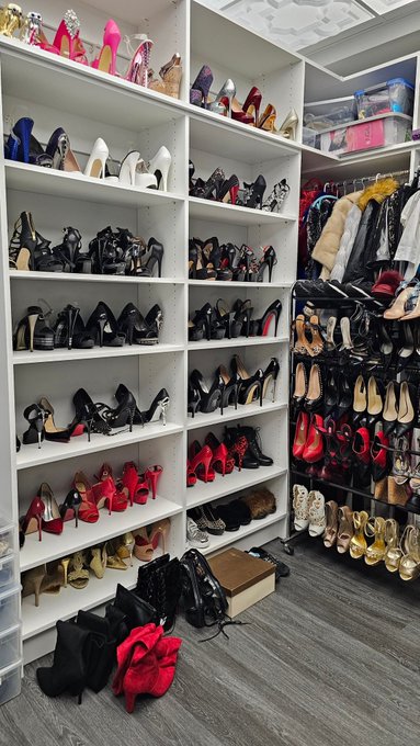 Assigned my good boy @the614man the task of finally unboxing all my shoes from the dungeon move into<a class="tags" target="_blank" title="On Twitter" href="/?out=eyJ0eXAiOiJKV1QiLCJhbGciOiJIUzUxMiJ9.eyJpYXQiOjE3MjA1NTM3NTYsImlzcyI6InR3cG9ybnN0YXJzLmNvbSIsIm5iZiI6MTcyMDU1Mzc1NiwiZXhwIjoxNzUyMDg5NzU2LCJyZWRpcmVjdF91cmwiOiJodHRwczovL3R3aXR0ZXIuY29tL3RoZTYxNG1hbiJ9.T0cq8_LO0cJl2_6EL5oJzz_NPsRk3eEV0LClFnHRNmXqORnohHxcUkiGhAjbpo9ikLia5-Mon2R1jQzCoKW_PQ">@the614man</a><a href="/tag/issue1"class="tags"><span>#issue1</span></a><a href="/tag/ohioissue1"class="tags"><span>#ohioissue1</span></a>