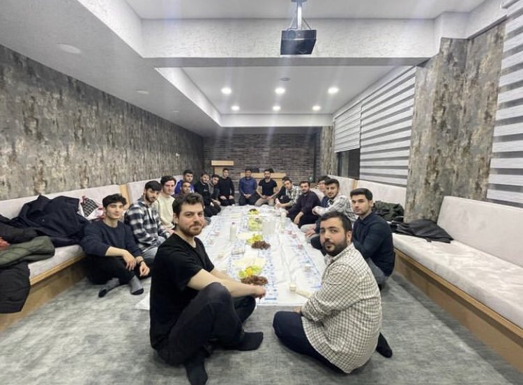 Yürü kardeşim yollar senindir.
Zulmü kaldırıp atacak eller senindir.
Kampüslerde heyecanla sizleri bekliyoruz.

Üniversitede tercihin AGD olsun..

#AGDUniSeninOldugunHeryerde #SenVarsınDiyeTümCabamız
#Tercih2023