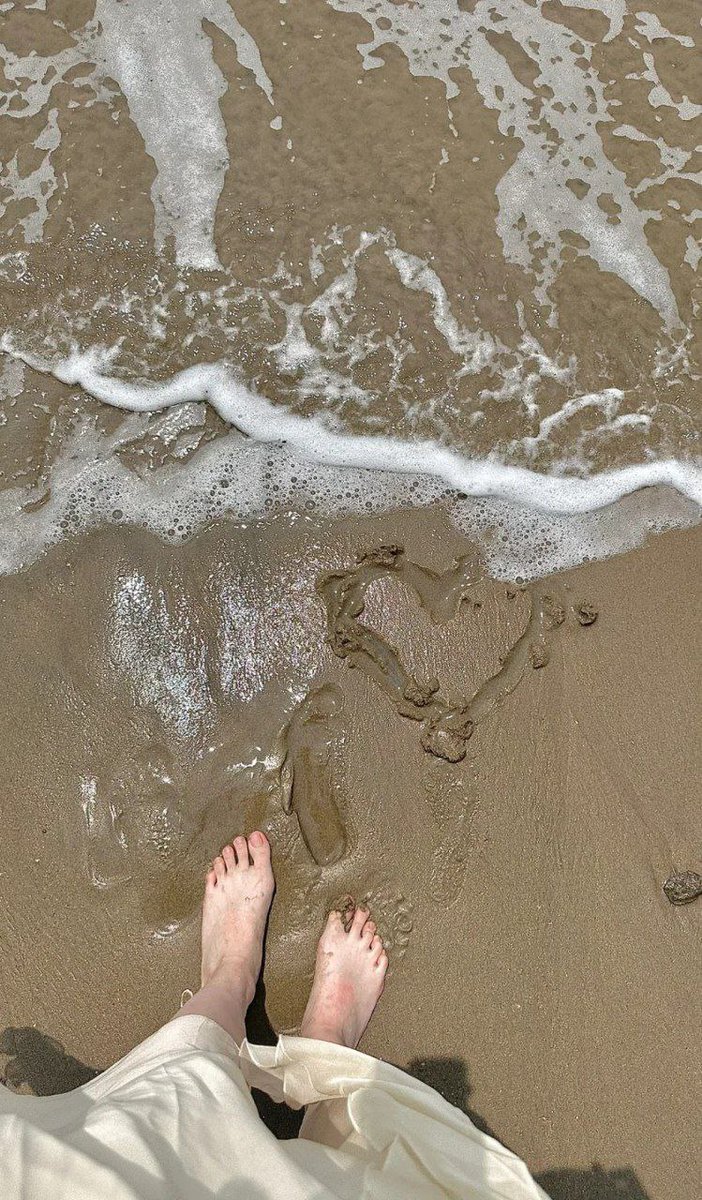 aph52011's tweet photo. Loving the boundless life with its own measure https://t.co/3maF9239GI