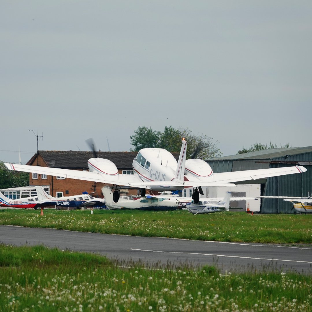 Michaelflying28's tweet photo. Piper PA-39 Twin Comanche G-OAJS departing Sandtoft Airfield for Sherburn Airfield 13.5.23.

#piper #piperaircraft #piperpa #piperlovers #pa39 #piper39 #piperpa39 #piperpa39twincomanche #piper39twincomanche #pipertwincomanche https://t.co/rEDIXIX0Ws