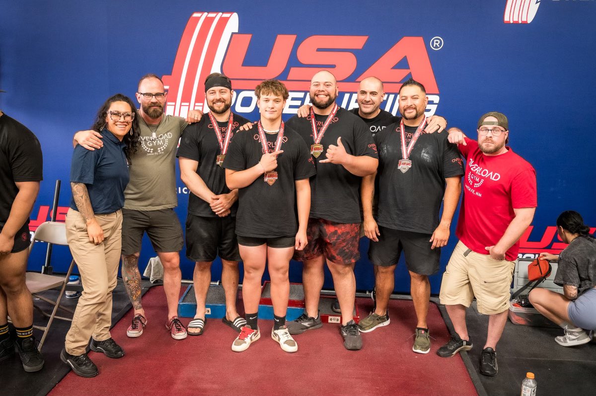 lazarin_doesit_'s tweet photo. 1st @USAPowerlifting meet recap:
Squat(3/3): 310kg (683.4lbs)
Bench(3/3): 180kg (396.8lbs)
Deadlift(3/3): 305kg (672.4lbs)
Total: 795kg (1752.7lbs)
#GodisGreat #texasstrengthsystems #powerlifting #SBD #TSS
#OverloadGym https://t.co/TqxZVPjkIt