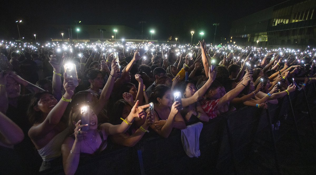 calpolypomona's tweet image. CPP’s submission to the @calstate Photo of the Year competition is a #throwback to ASI’s 2022 BroncoFusion! 🎵 ✨
Are you looking forward to this year’s concert? Stay tuned for details from @ASICPP 👀
Vote for CPP’s photo: calstate.edu/csu-system/new…