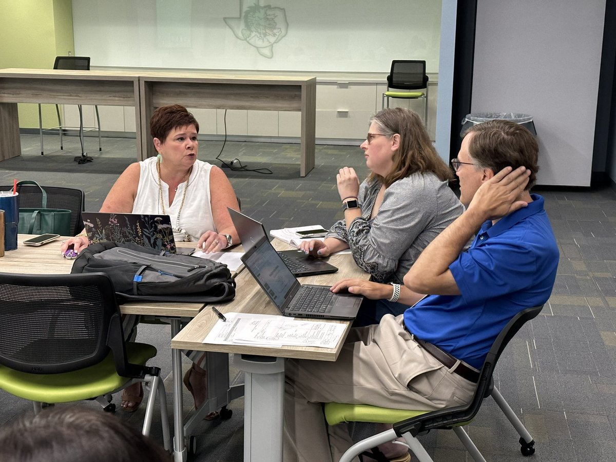 DragonsCandI's tweet photo. Thank you to all of the CISD Instructional Lead Learners for preparing  sessions for 2023-2024 staff!  💚🐉 https://t.co/uirSF8d3e4