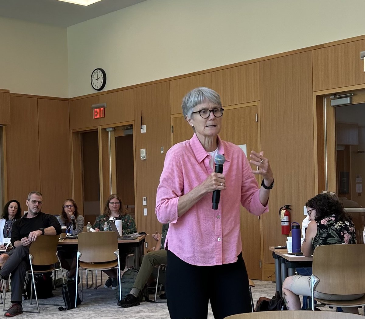 ReligionMatter5's tweet photo. 1 of 2: Great first-day @Harvard's Global Studies Outreach Workshop sponsored @AfricaHarvard @DCRES_Harvard @HarvardGHELI & the Harvard Asia Center w/support from @northshore_cc & @HarvardRPL hearing Dr. Diane Moore about the purpose of education and #religousliteracy! https://t.co/aoanRn5wcs