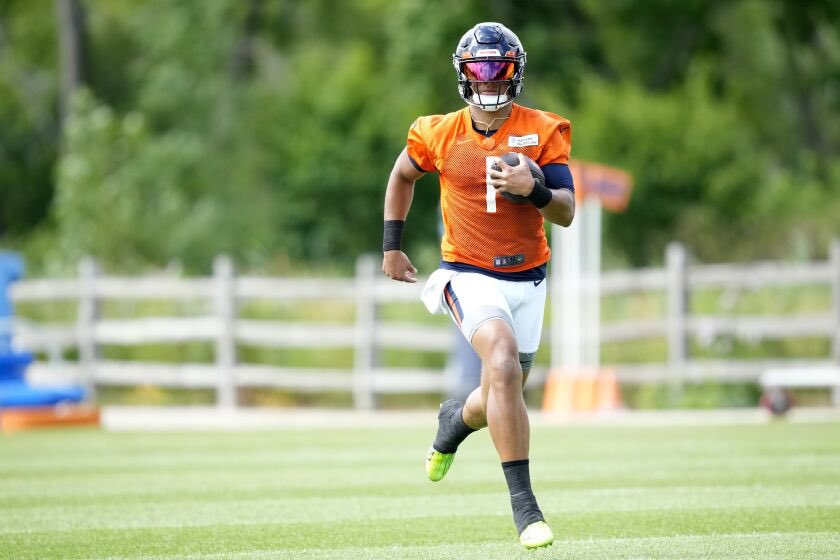 JAYChi_Bears's tweet photo. Like this tweet if Justin Fields is your QB1

Ignore if Jordan Love is your QB1 https://t.co/onZ5MZReV6