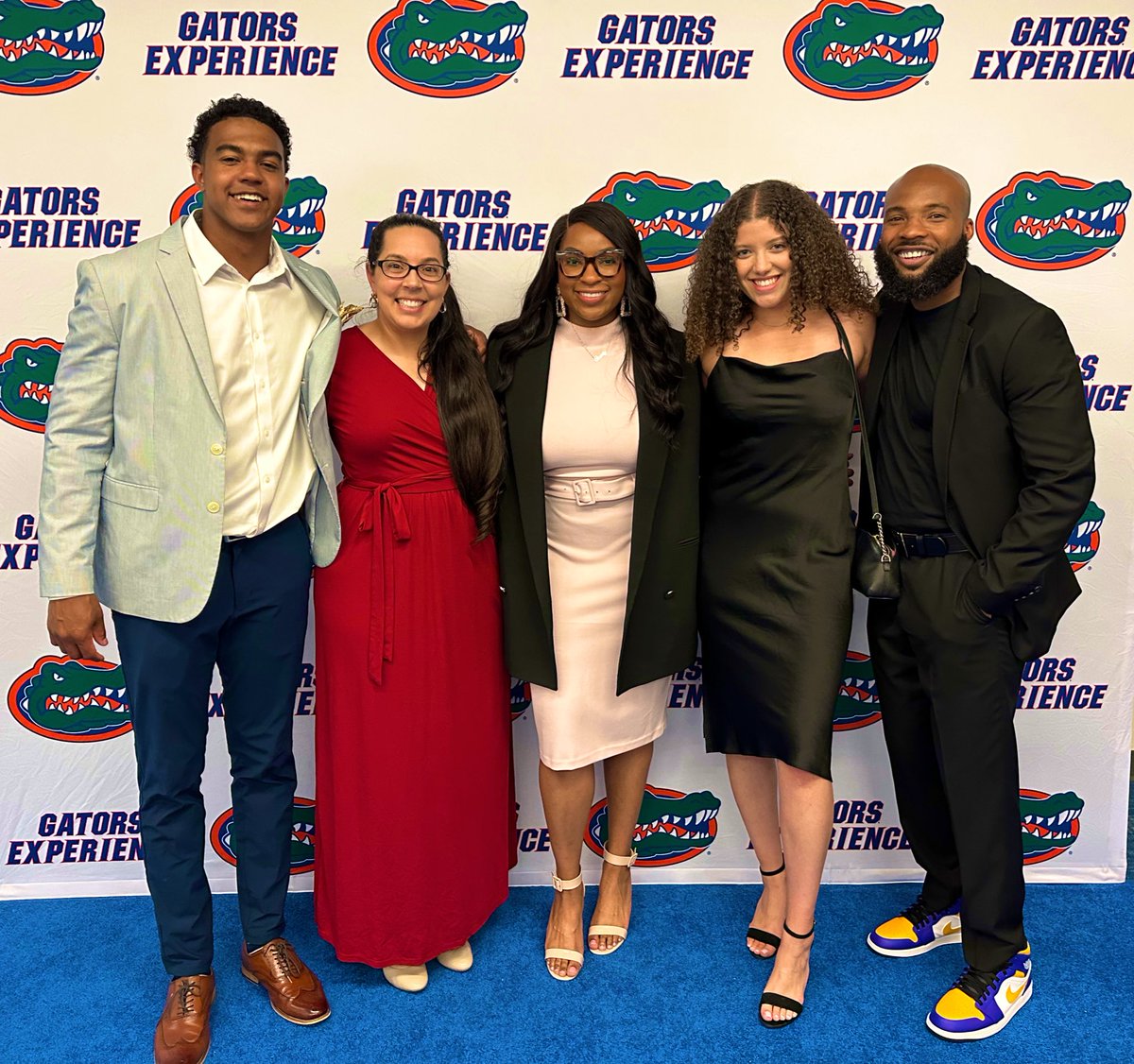 DrAlliGatorUF's tweet photo. Forever grateful for this group 🧡💙
Especially @fisherbrandon7 &amp; @reilleypoulin for making us better this past year. #ACUnit ✌🏻❤️ https://t.co/vFsG840Ttm