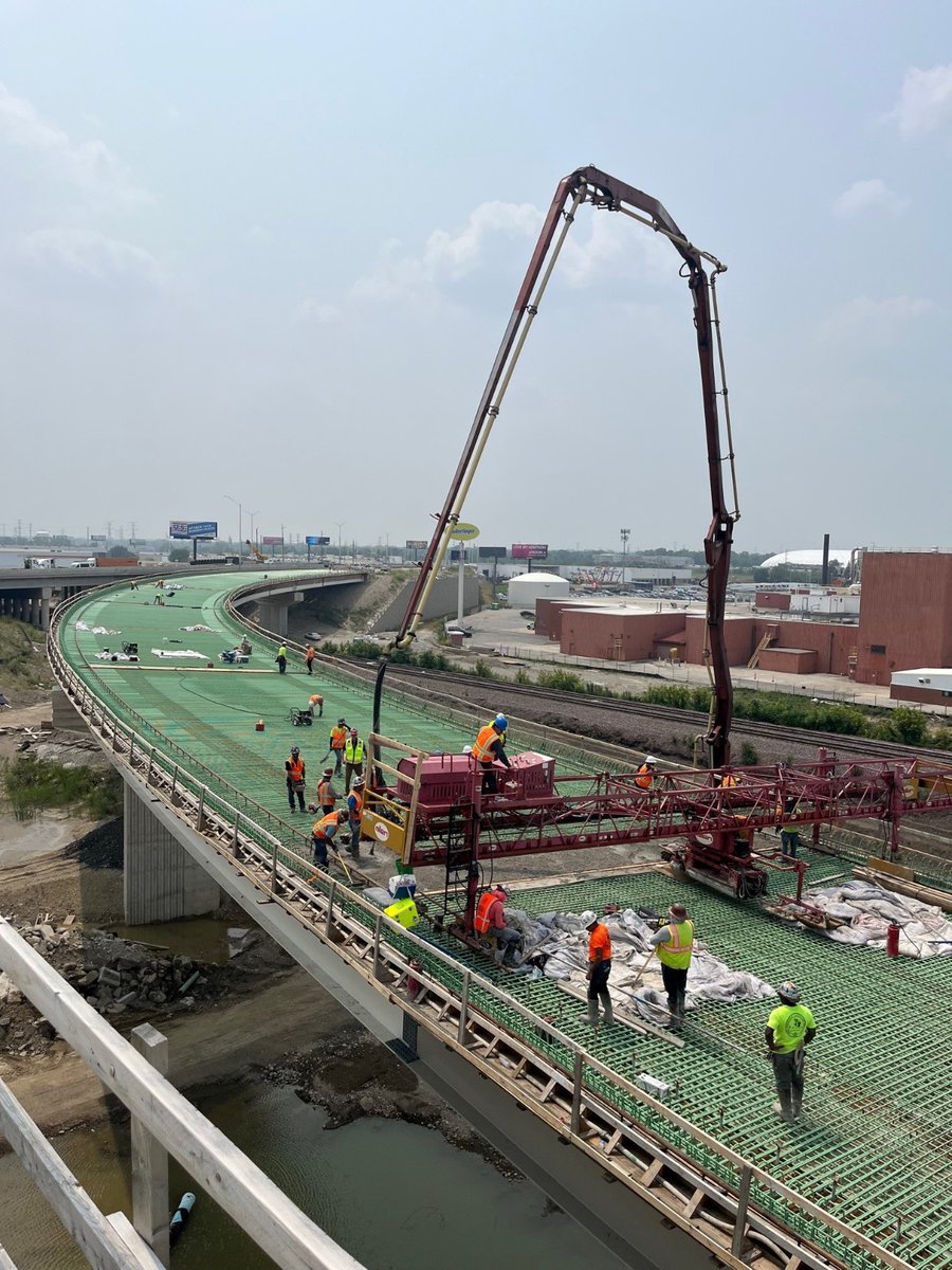 MidAmCarpenters's tweet image. MACRC Carpenters along with our industry contractor partner Jud-Lau continue working on the Tollway Project I-490 Western O’Hare access.  The concrete pour on the section pictured was last week- the culmination of many man hours framing the deck.
#Local54 #WeBuildStrong