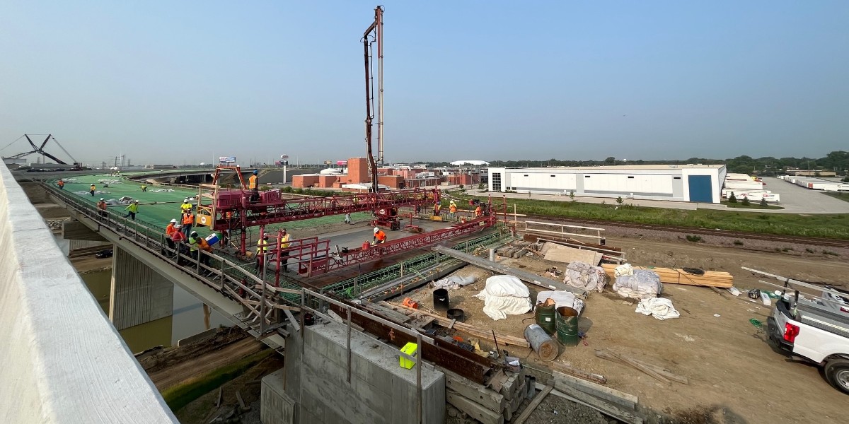MidAmCarpenters's tweet image. MACRC Carpenters along with our industry contractor partner Jud-Lau continue working on the Tollway Project I-490 Western O’Hare access.  The concrete pour on the section pictured was last week- the culmination of many man hours framing the deck.
#Local54 #WeBuildStrong