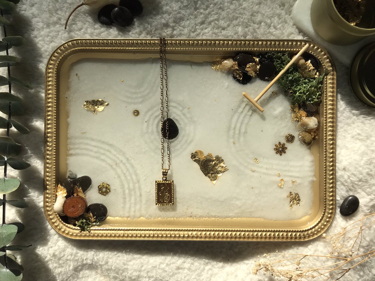 drawntosenia's tweet photo. I made a zen garden tray✨ https://t.co/PbruIH6zIn