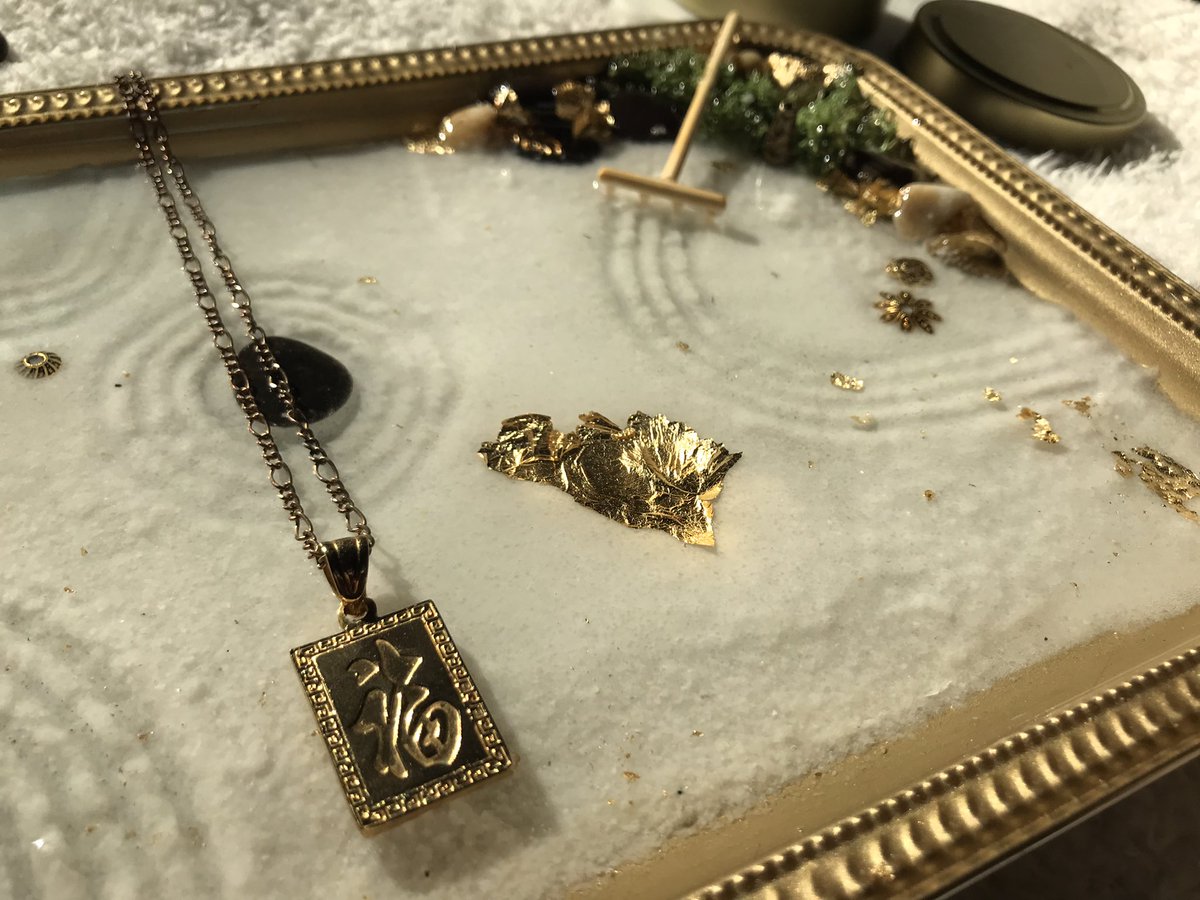 drawntosenia's tweet photo. I made a zen garden tray✨ https://t.co/PbruIH6zIn