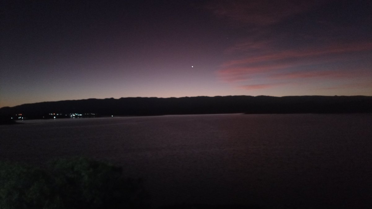 SeadeYesi's tweet photo. Ohhh brillas, si brillas tan Linda!!! 
#lunallena
Amante de ti... Lléname de tus fuerzas, de tu luz. https://t.co/KLFvKuQyDf